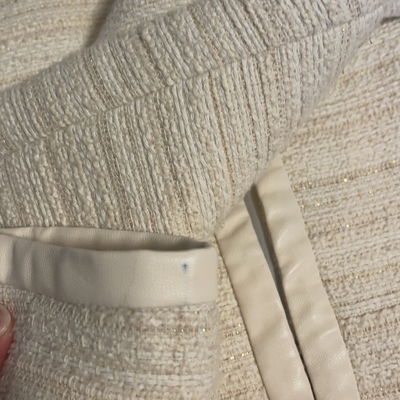 Banana Republic White Tweed Collarless Leather Trim Blazer Size 8 GUC - Picture 5 of 6